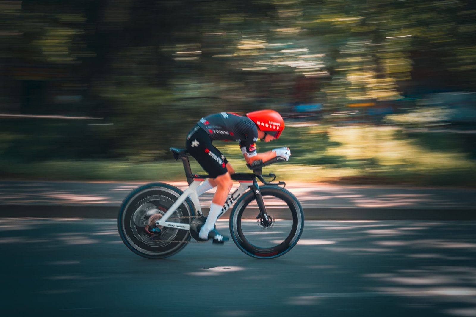 Daniel Felipe Martínez aspira al podio en el Giro de Italia