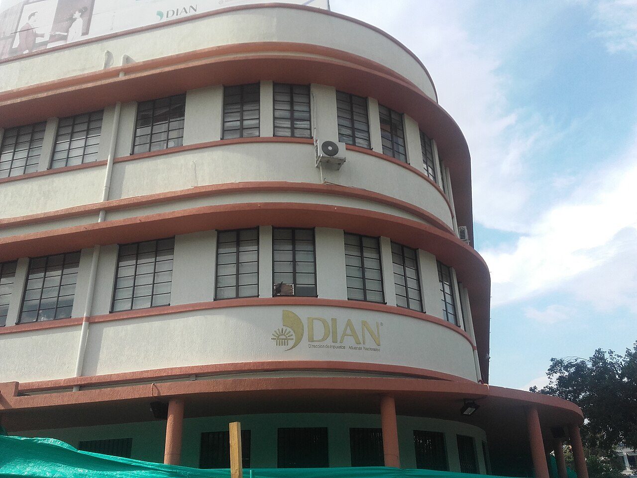 Estudiantes de la Fundación Universitaria Salesiana investigan toxinas de araña bananera para el desarrollo de nuevos medicamentos