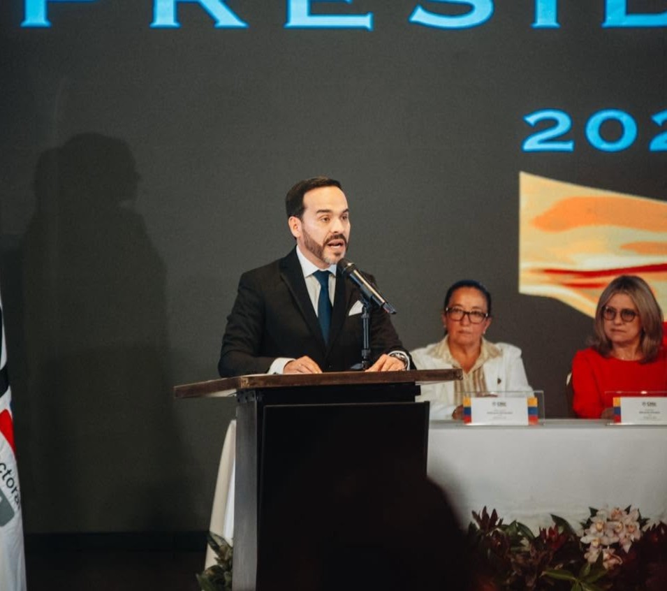 Abelardo de la Espriella presenta a Miguel Gómez como nuevo ministro de Hacienda